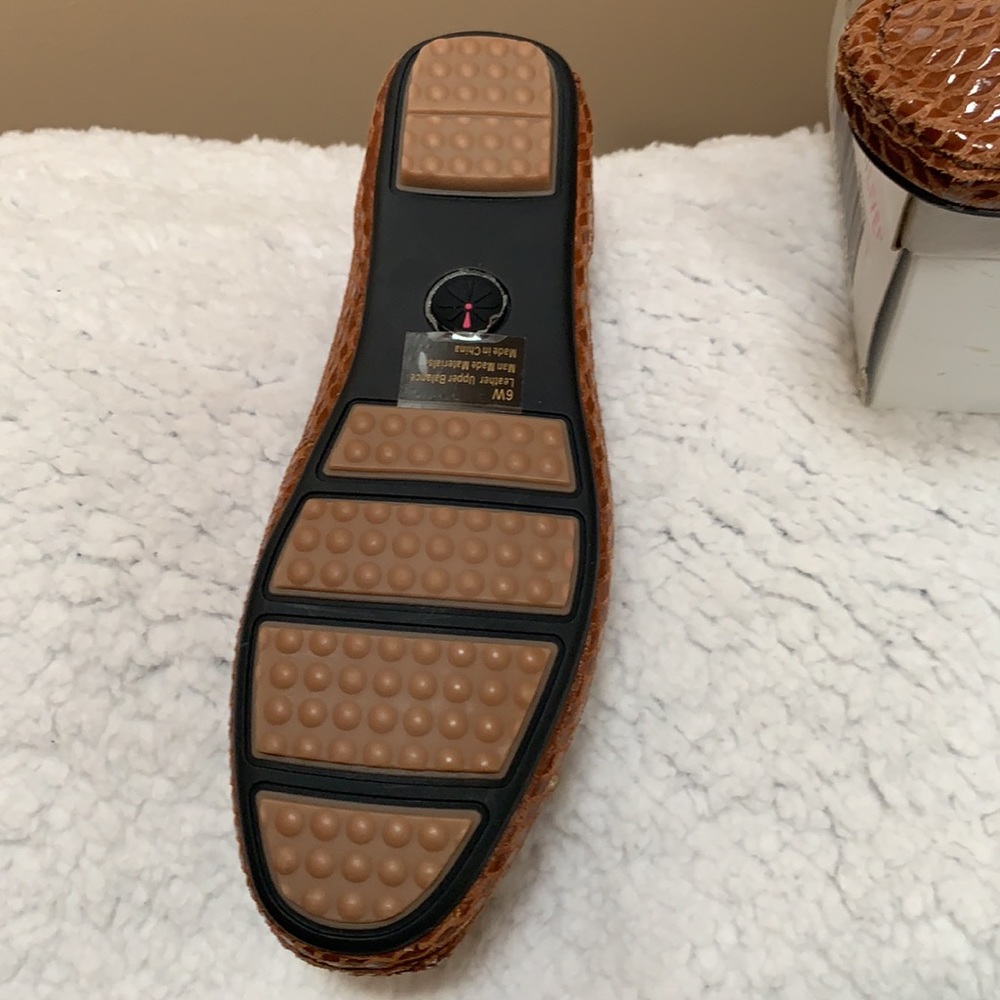 6 wide Isaac mizrahi loafer chestnut - Picture 6 of 11